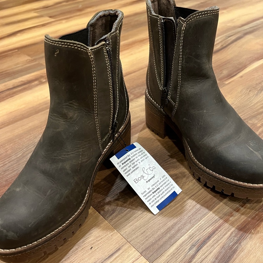 New never worn boss & co shoes size 38